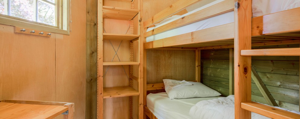 Slaapkamer kampeerbungalow